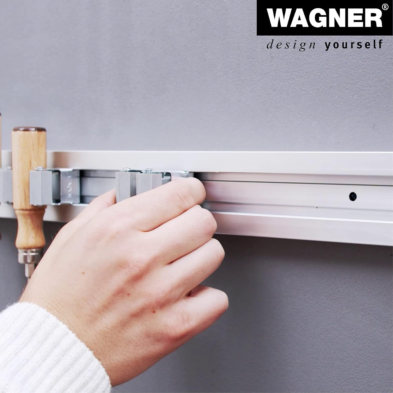  WAGNER Support D'appareils CLIPS & RAIL EXTENSIBLES - 600-1170 X 55 Mm, 5 Clips 52 X 52 X 38 Mm, En Aluminium, Pour Appareils Ø Max. 3 Cm, Capacité De Charge Jusqu'à 2 Kg/clip - 15204611